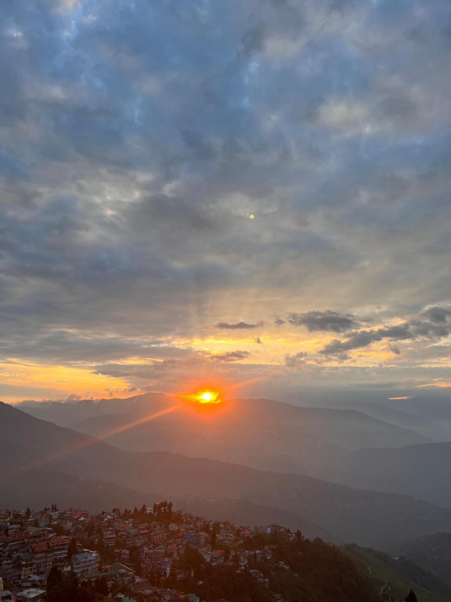 Eagle'S Nest Homestay Νταρτζίλινγκ Εξωτερικό φωτογραφία